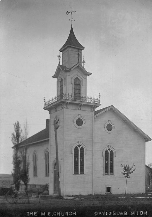 Davisburg - Old Postcard (newer photo)